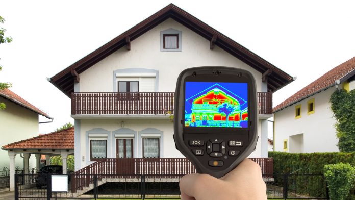 Detecting heat loss at the house with infrared thermal camera