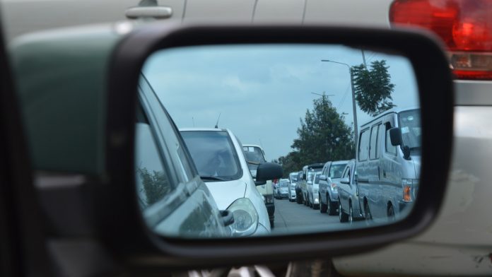 Car traffic in mirror