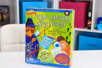 Scientific explorer crime catchers spy hot sale science kit