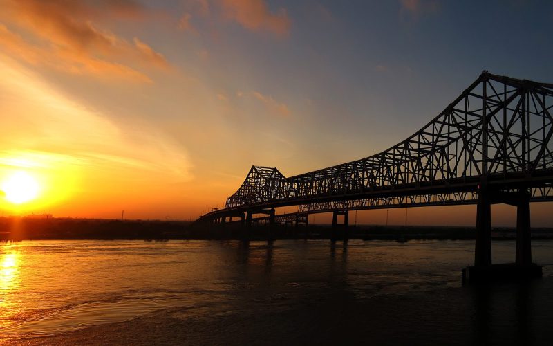 New Orleans, Louisiana bridge over Mississippi