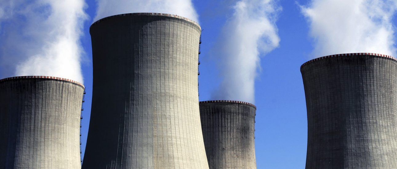 Power plant cooling towers