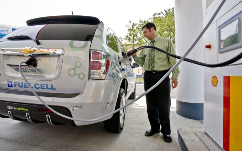 Fueling a hydrogen vehicle